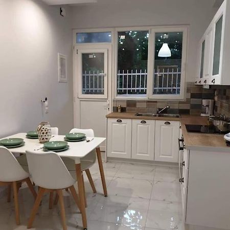 Eytyhias Yard Apartments In Poros Poros Town ภายนอก รูปภาพ