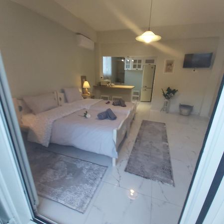Eytyhias Yard Apartments In Poros Poros Town ภายนอก รูปภาพ