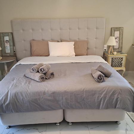Eytyhias Yard Apartments In Poros Poros Town ภายนอก รูปภาพ