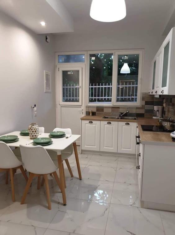 Eytyhias Yard Apartments In Poros Poros Town ภายนอก รูปภาพ