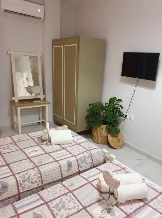 Eytyhias Yard Apartments In Poros Poros Town ภายนอก รูปภาพ