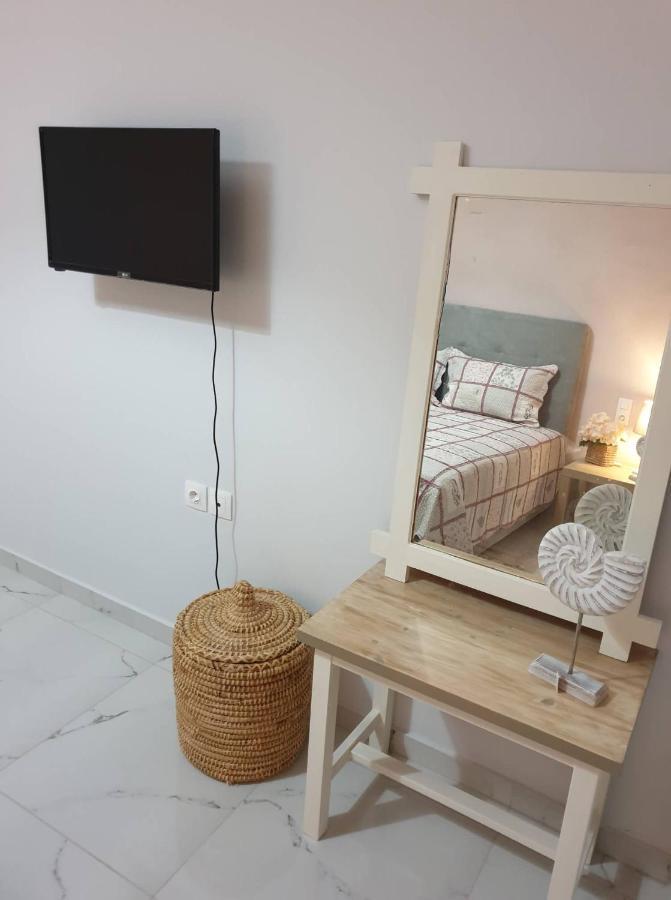 Eytyhias Yard Apartments In Poros Poros Town ภายนอก รูปภาพ