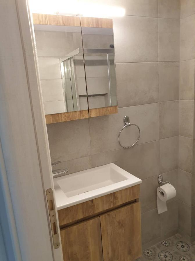 Eytyhias Yard Apartments In Poros Poros Town ภายนอก รูปภาพ