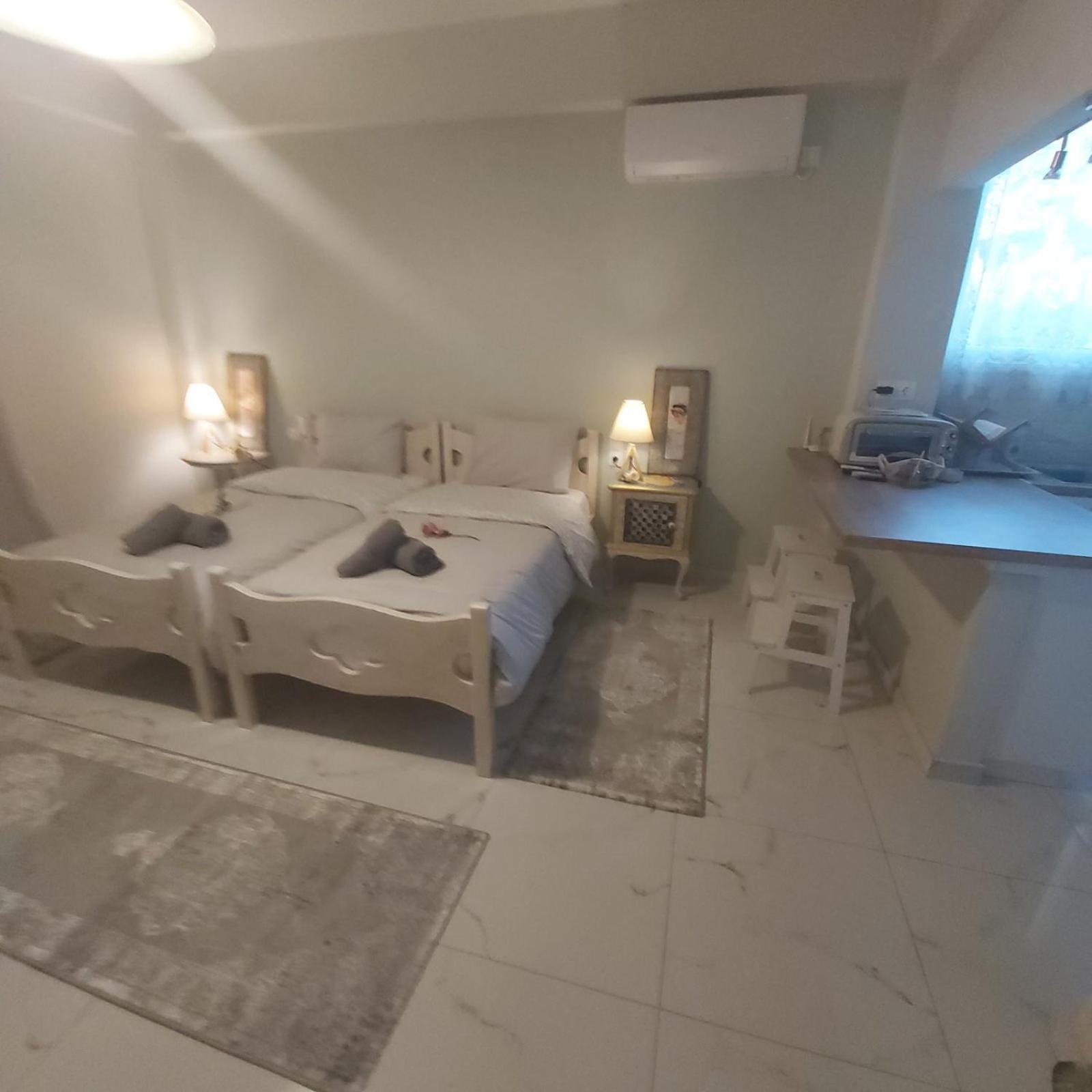 Eytyhias Yard Apartments In Poros Poros Town ภายนอก รูปภาพ