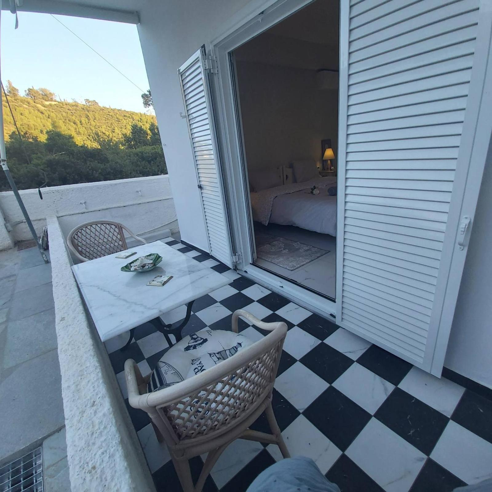 Eytyhias Yard Apartments In Poros Poros Town ภายนอก รูปภาพ