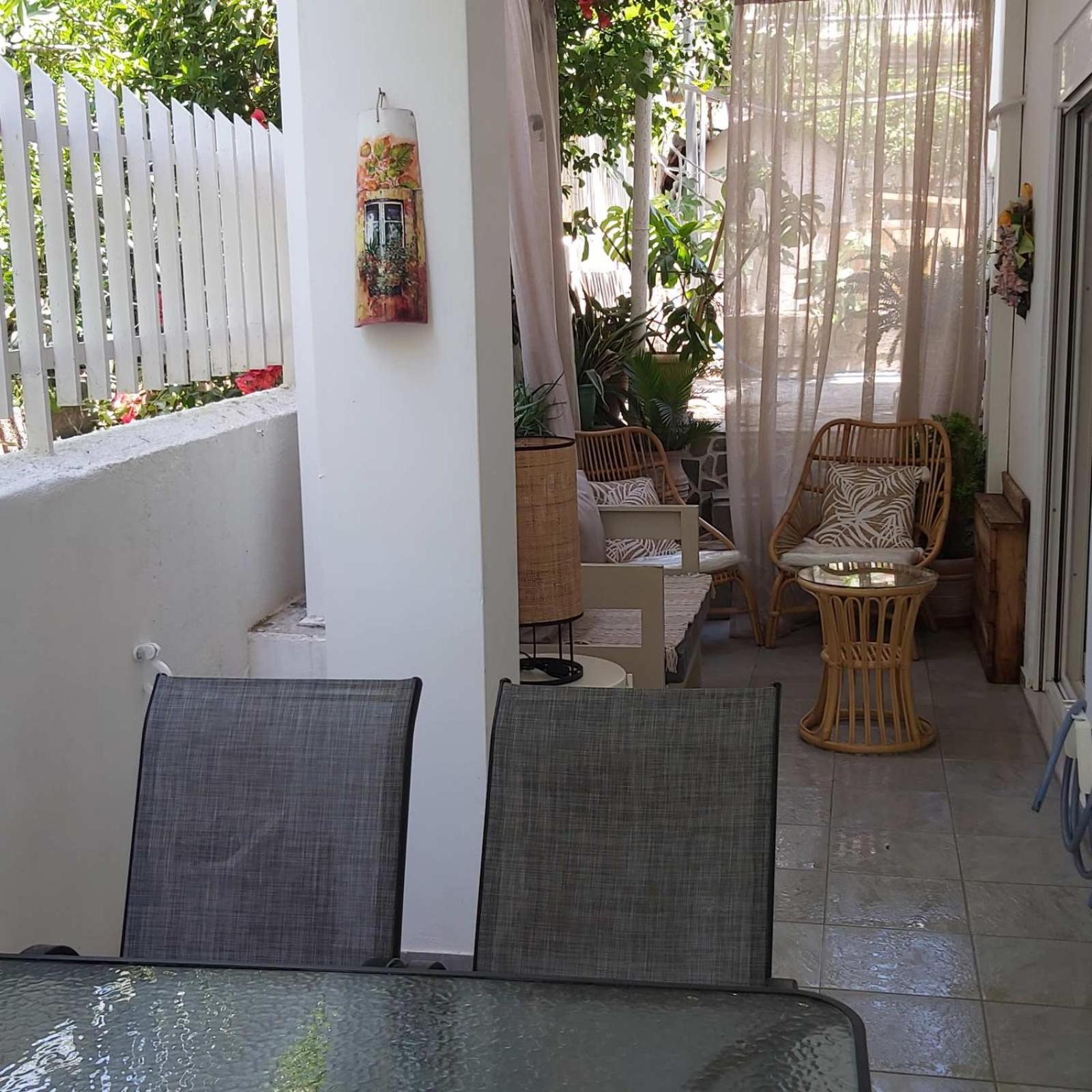 Eytyhias Yard Apartments In Poros Poros Town ภายนอก รูปภาพ